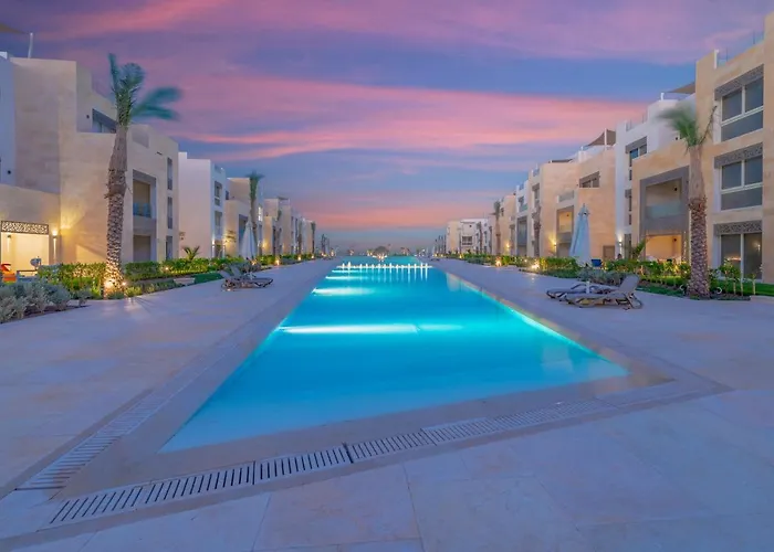 Mangroovy 2 Bedroom Sea View Apartment, Pool & Apartment *