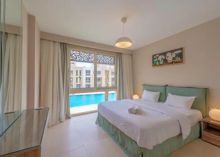 Mangroovy 2 Bedroom Sea View Apartment, Pool &