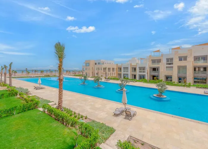 Mangroovy 2 Bedroom Sea View Apartment, Pool & Apartment *