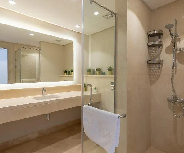 Apartment Mangroovy 2 Bedroom Sea View Apartment, Pool &